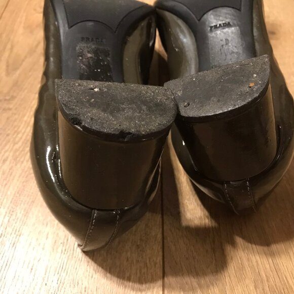 Exquisite green Prada patent leather with buckle MADE IN ITALIA - Picture 10 of 10